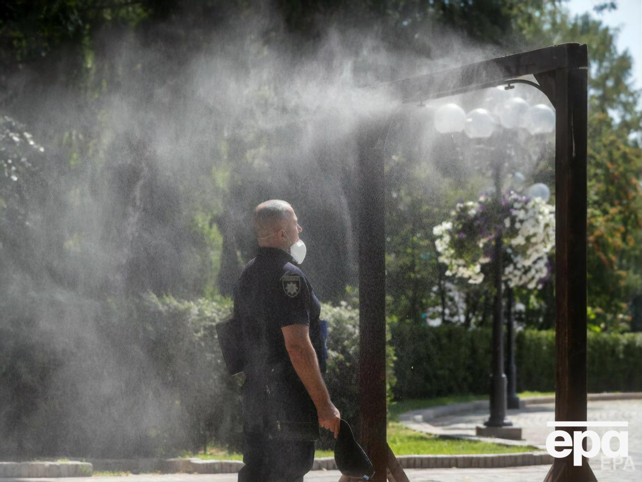 Жара в Украине продержится еще больше недели, прогнозирует синоптик