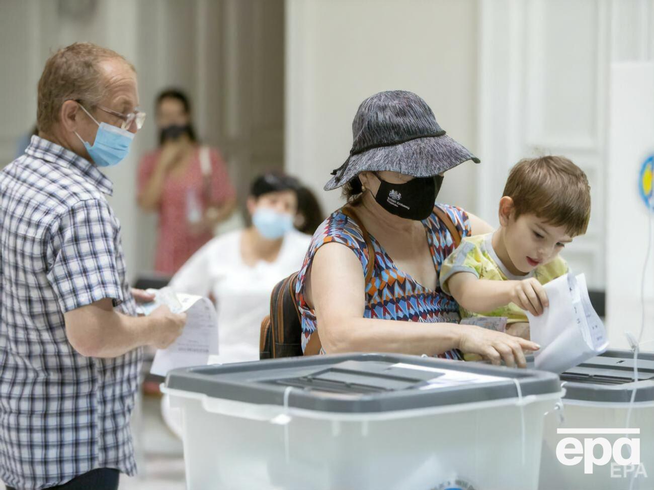 У бюлетенях на виборах у Молдові &ndash; 20 партій, два блоки та один незалежний кандидат