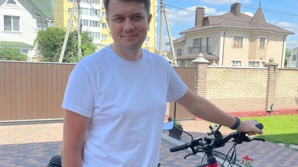 Разумков открыл велосезон в конце марта