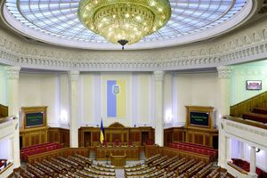 В Україні сьогодні 422 нардепи