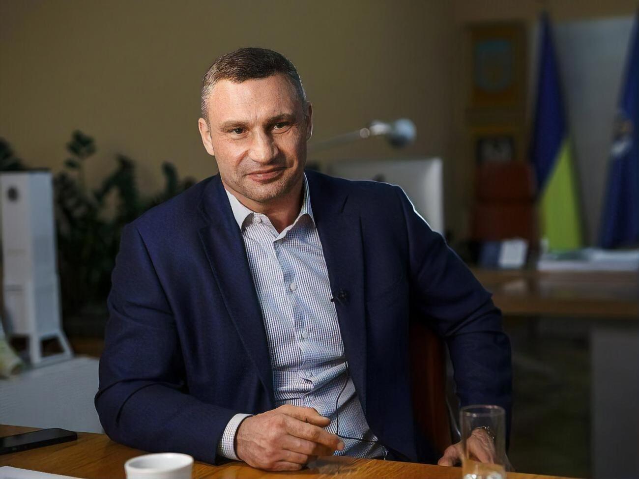 Кличко все активнее задумывается о возвращении на всеукраинский политический уровень, сказано в материале журнала "Корреспондент"