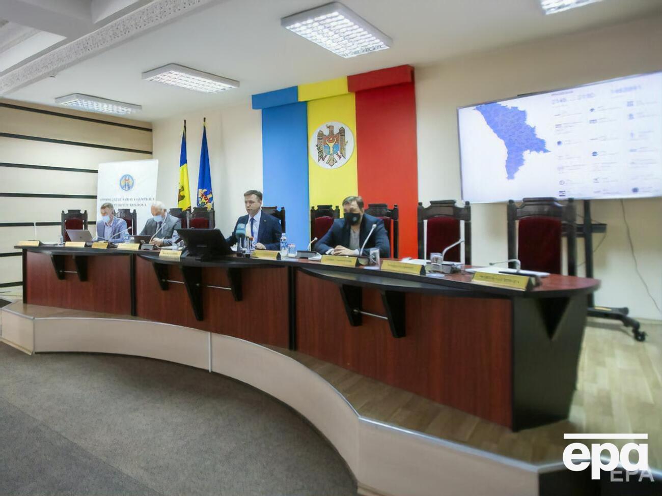 За інформацією ЦВК, явка на дострокових парламентських виборах у Молдові перевищила 48%