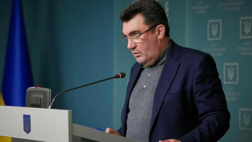 Данілов: Ми розглядаємо варіанти того, як боротися з тими, хто поширює політичний бруд у Facebook