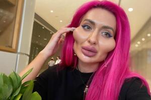 Покрещук весной 2021 года сделала липосакцию