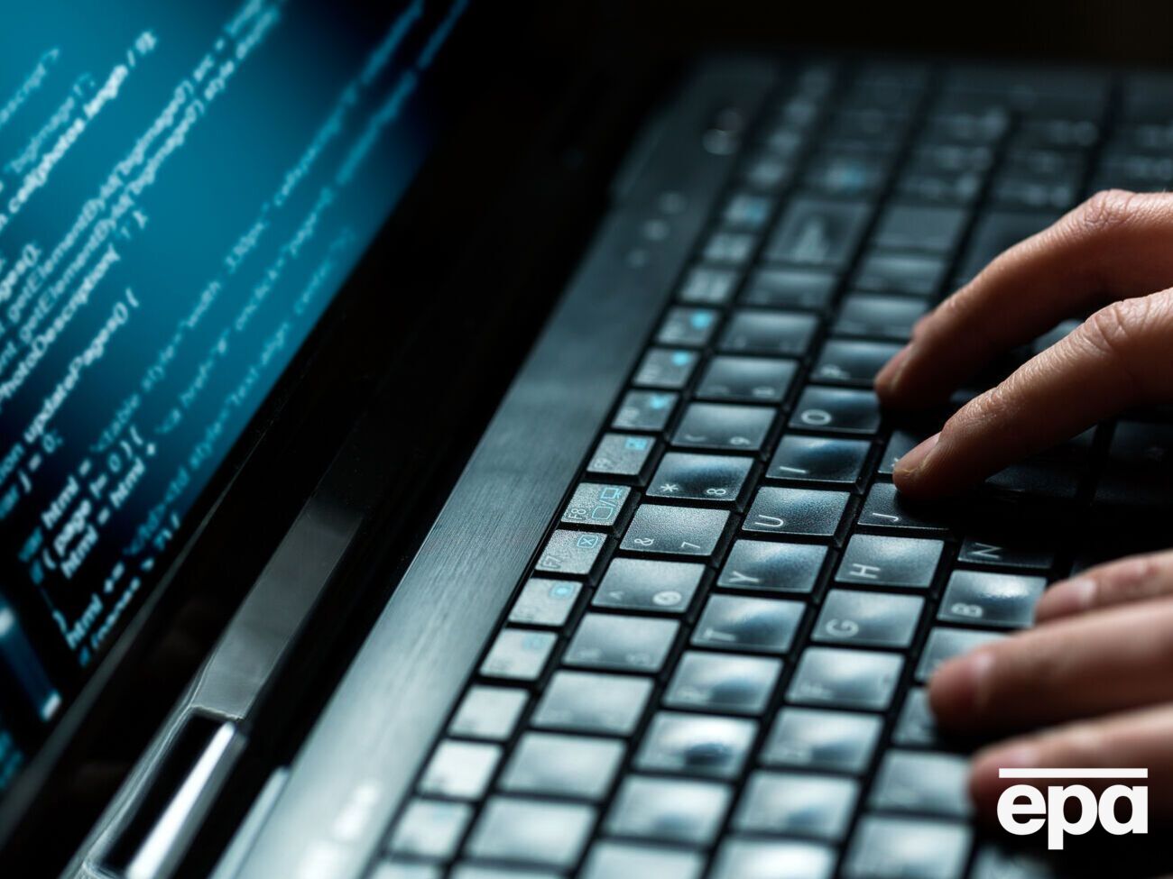 Данілов зазначив, що водночас РНБО узгоджує список ЗМІ, які перебувають під санкціями кілька років