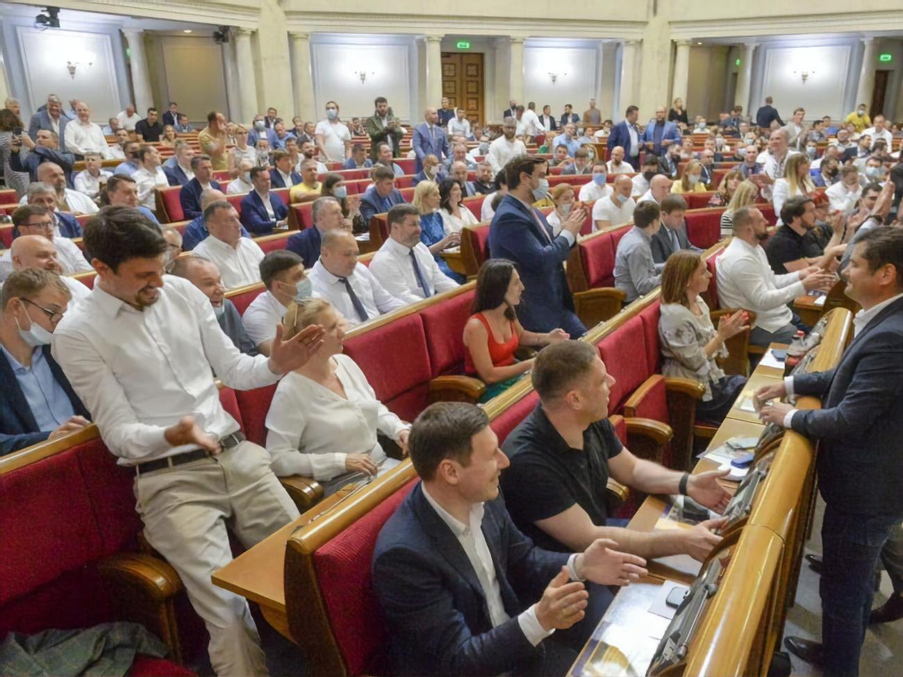 Основной причиной недоверия к политическим партиям украинцы назвали невыполнение предвыборных обещаний