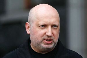 Генералу Павловскому, организовавшему оборону Мариуполя, суд установил залог гораздо больший, чем для обвиняемых в госизмене и коррупции