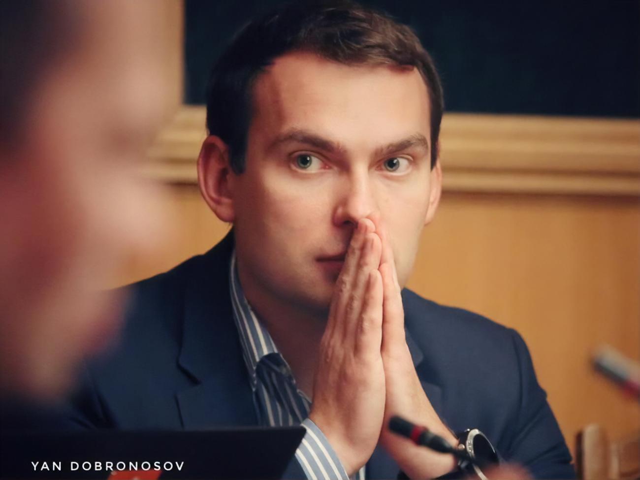 Железняк: У нас когда ты избрал нового главу, ты не можешь его отстранить, можешь выразить недоверие. Выражение недоверия &ndash; это две трети фракции, то есть 14 голосов