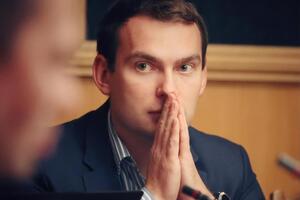 Железняк: У нас, коли ти обрав нового голову, ти не можеш його відсторонити, можеш висловити недовіру. Висловлення недовіри – це дві третини фракції, тобто 14 голосів