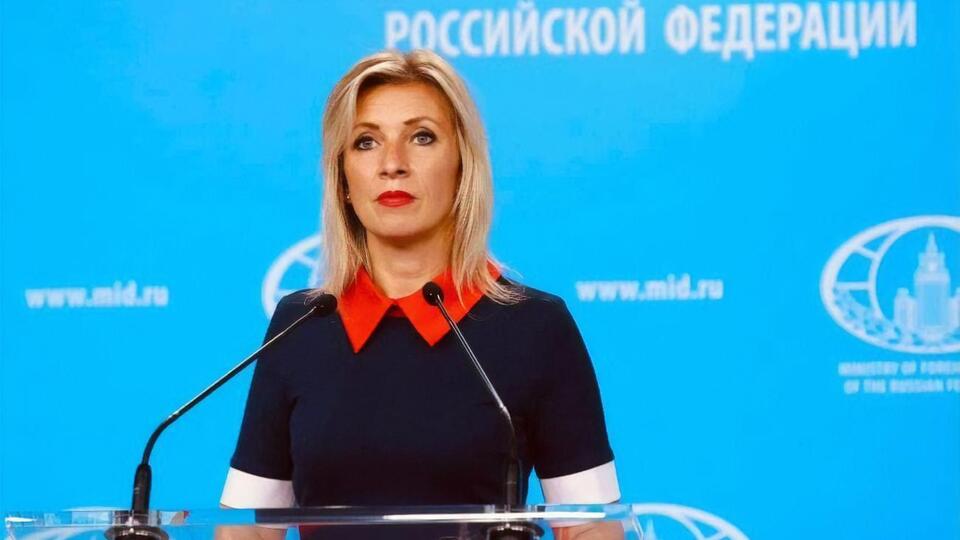 Захарова: Это была сверхсекретная шпионская операция по похищению железнодорожного стрелочного указателя?