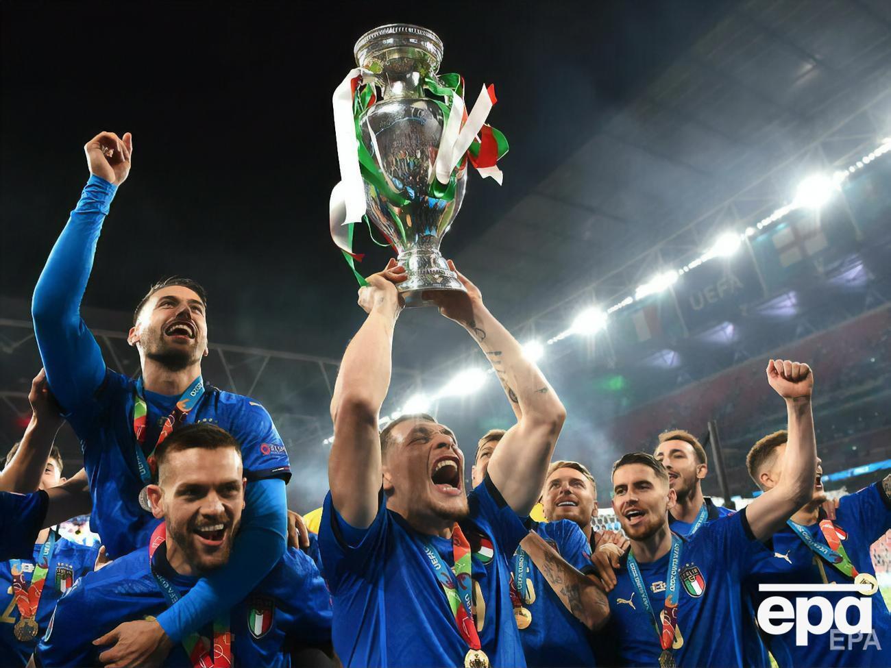 Основное время финального матча закончилось ничьей, но в серии пенальти победила Италия