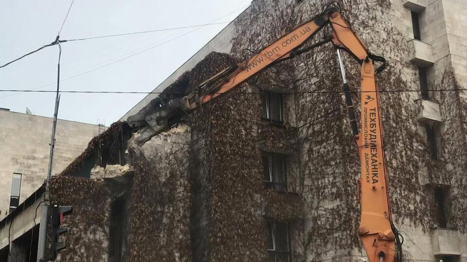 Активісти чергують під будівлею, щоб не допустити її зносу
