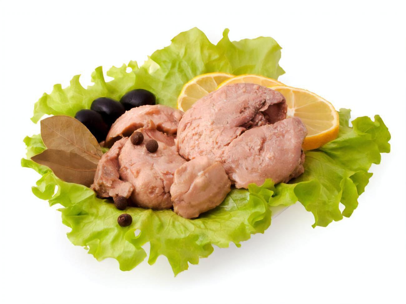 Печінку тріски краще вживати із зеленню або овочами