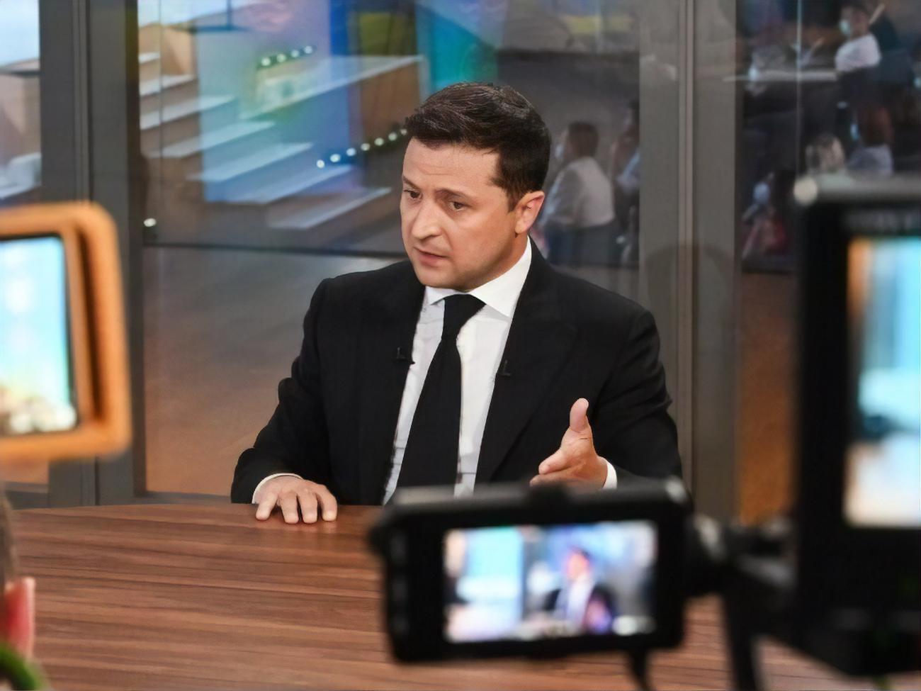 Зеленський: Я б надав Путіну багато матеріалу для іншої статті