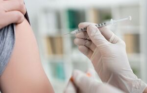 Центр вакцинации закрыли на дезинфекцию до среды