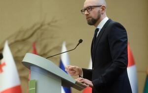 Яценюк будет говорить об Украине на площадке Atlantic Council