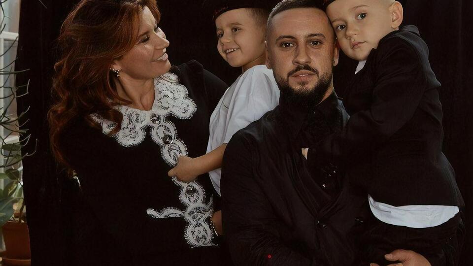 Дмитро та Ірина Монатік виховують двох синів