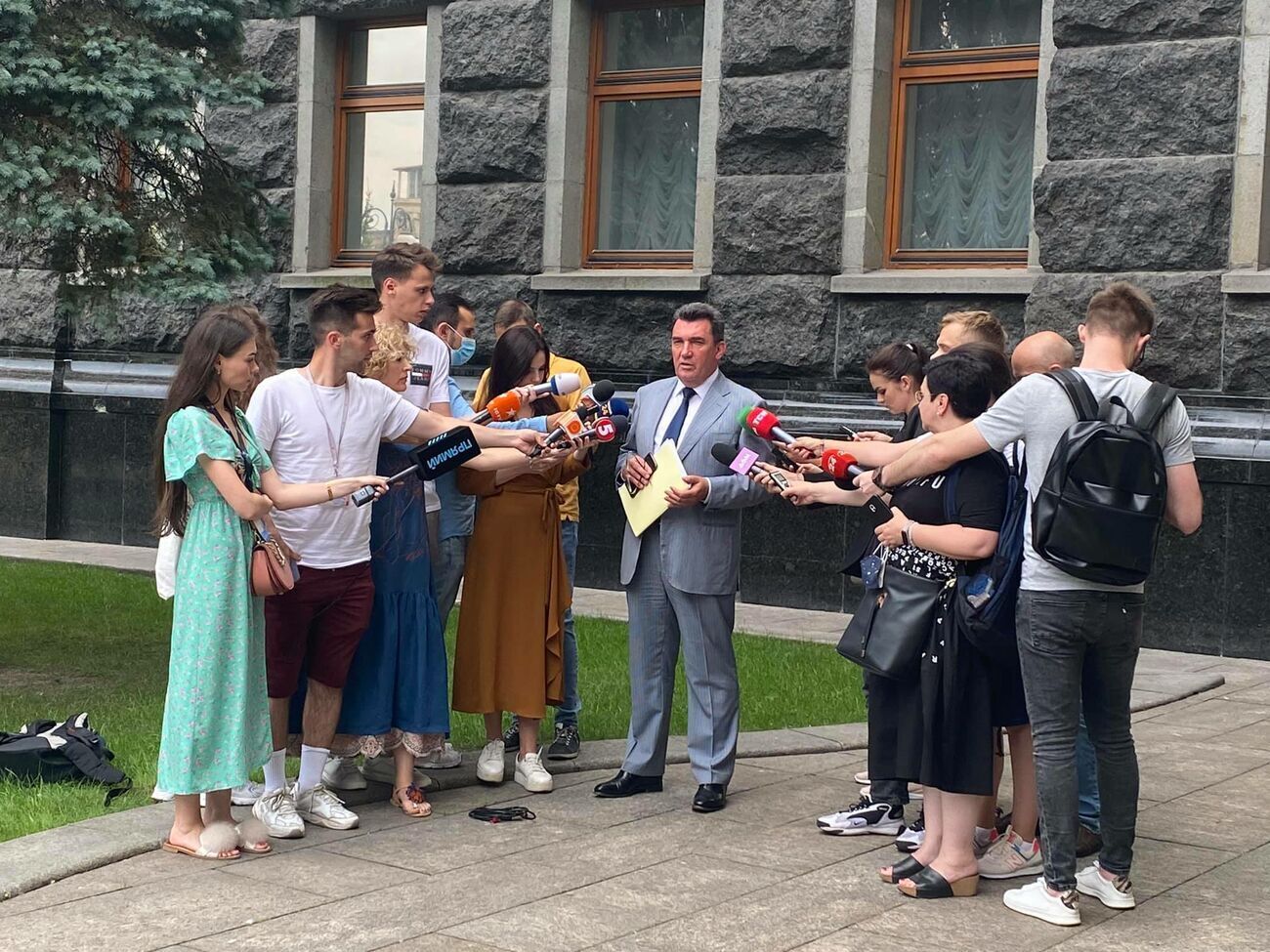 Данилов не стал отвечать на вопрос журналистов о наличии амбиций возглавить МВД