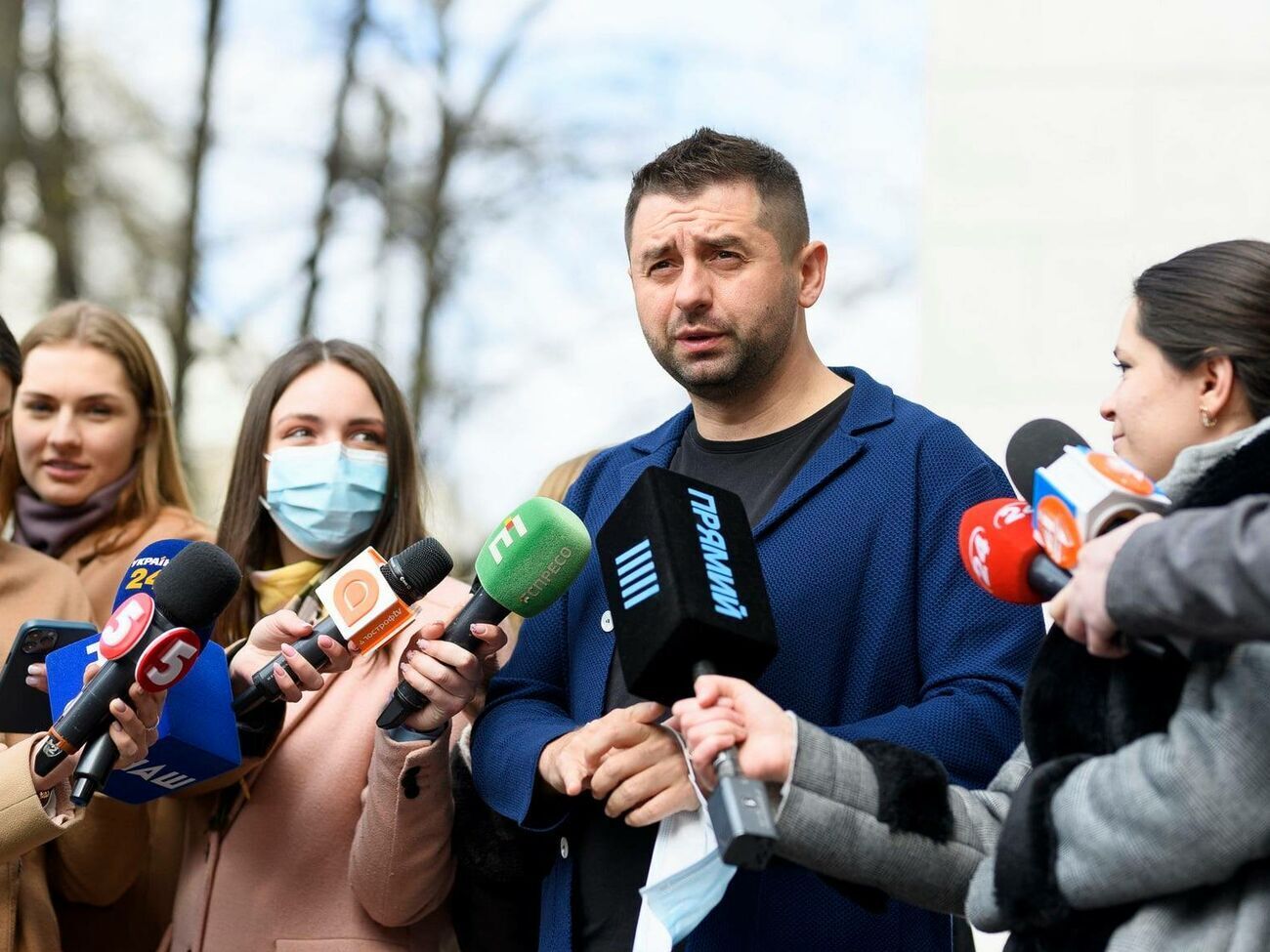 Арахамія заявив, що "весь Кабмін був сьогодні на нервах" через журналістів