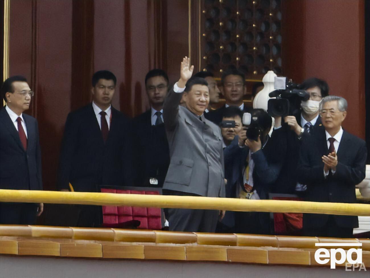 Зеленский впервые поговорил по телефону с генеральным секретарем ЦК Коммунистической партии Китая&nbsp;Си Цзиньпином (на фото в центре)