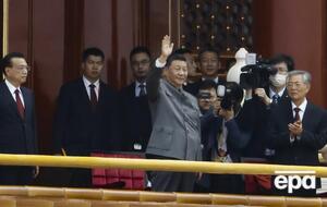 Зеленский впервые поговорил по телефону с генеральным секретарем ЦК Коммунистической партии Китая Си Цзиньпином (на фото в центре)