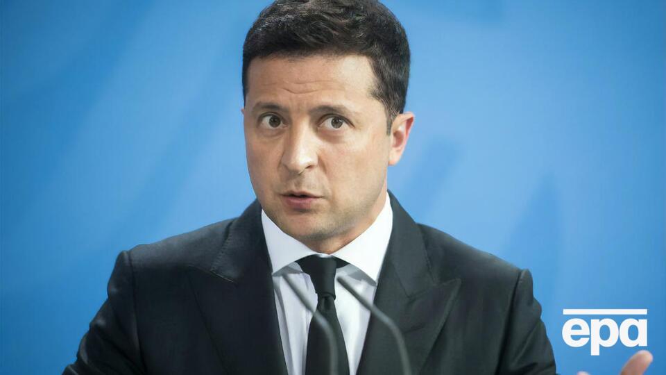 Зеленский, по данным СМИ, спрашивал, почему не все представители пропрезидентской фракции поддержали проект закона о легализации медицинской марихуаны
