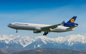 Новими вітаннями компанії можуть стати "Добрий ранок/день/вечір", "Ласкаво просимо на борт" або "Шановні гості"