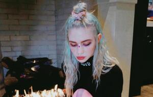 Граймс пока держит в секрете детали нового шоу