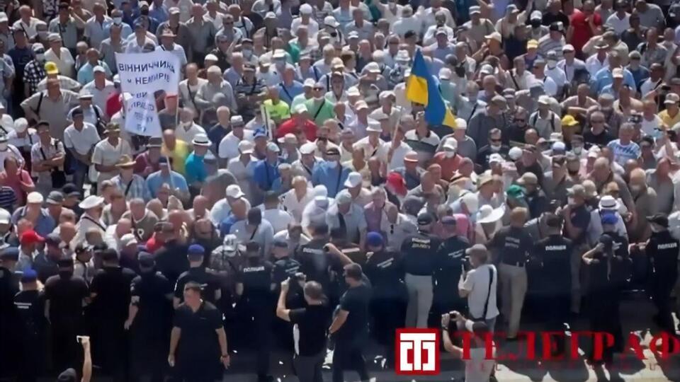 Штурм Ради пенсіонерам МВС не вдався