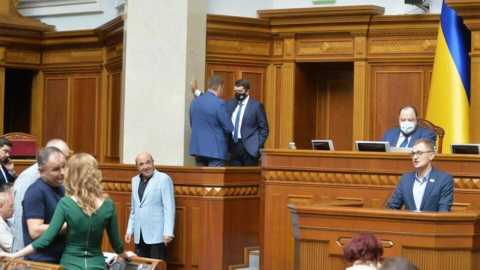 Рада прибрала із закону про старост поправку, яка стосувалася Конституційного Суду