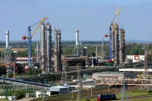 Одеський припортовий завод спеціалізується на виробництві аміаку й карбаміду