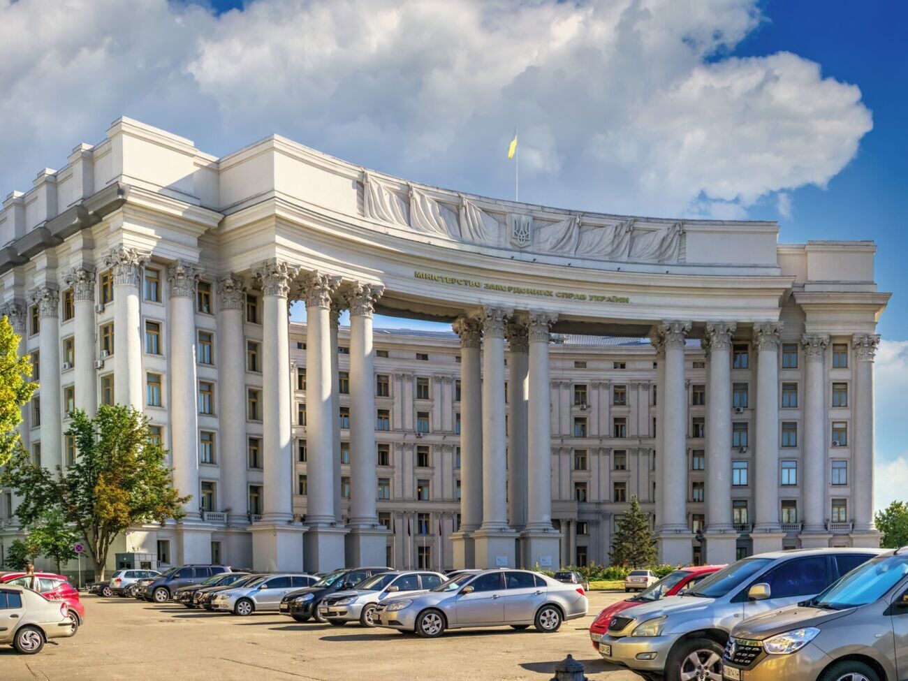 В МИД Украины приветствуют решение Совета ЕС о включении Украины в "зеленый список"