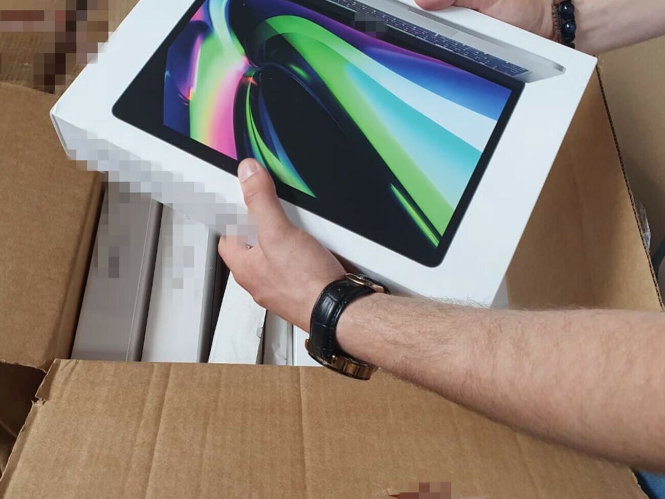 Правоохоронці виявили понад 4700 одиниць ексклюзивної цифрової техніки