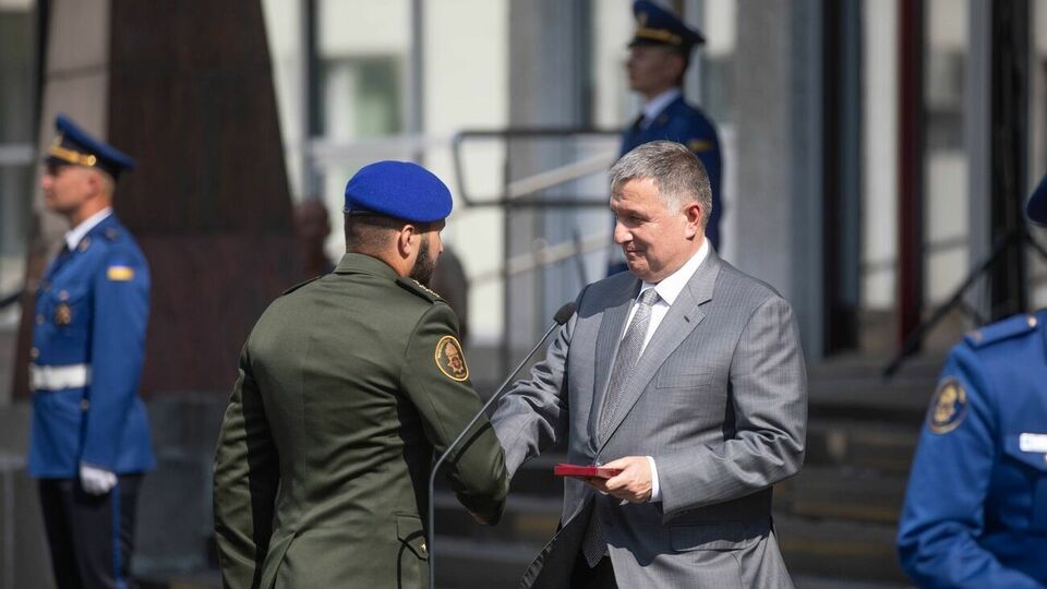 Аваков поблагодарил сотрудников МВД за службу