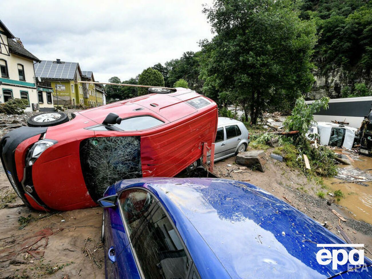 В Северном Рейне &ndash; Вестфалии эвакуировали два района