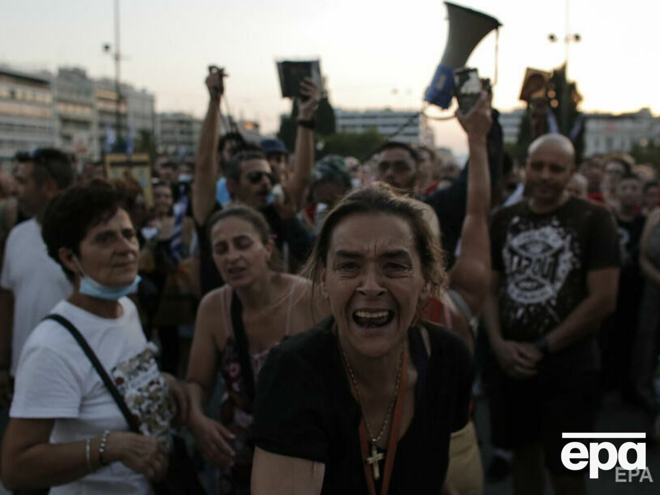 Митингующие призывали уйти в отставку премьер-министра Греции Мицотакиса