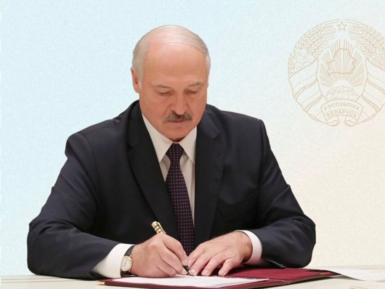 Лукашенко доповнив обмеження в роботі ЗМІ