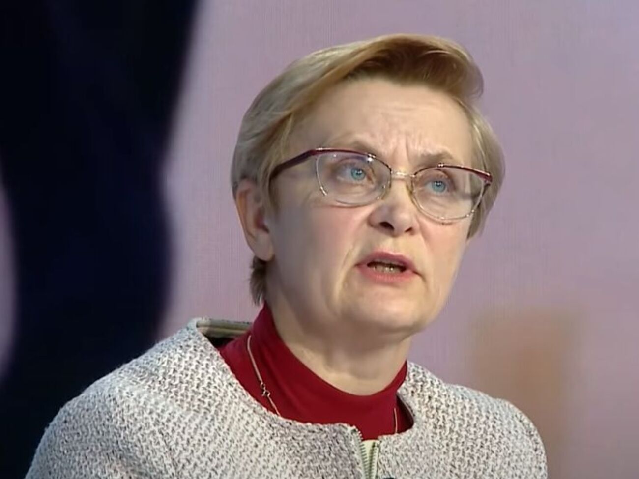 Виноград:&nbsp;Коронавирус проводит своего рода рокировку, как в шахматах, переставляет туда-сюда гены