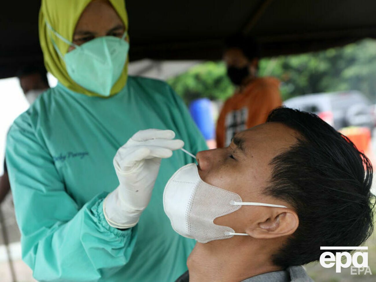 Индонезия &ndash; вторая в мире по числу смертей от COVID-19 за сутки