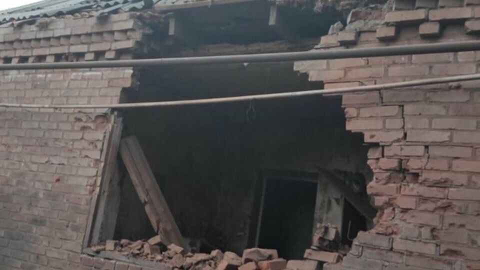 Боевики разрушили дом местного жителя