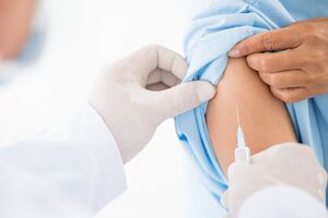 Сейчас вопрос вакцинации в аптеках находится на стадии проработки