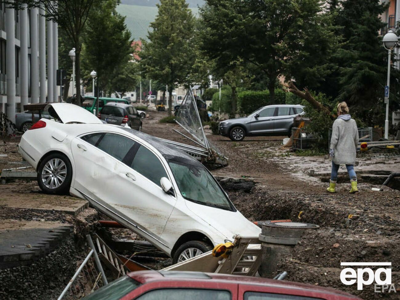 Пропавшими без вести в правоохранительных органах считают около 100 человек
