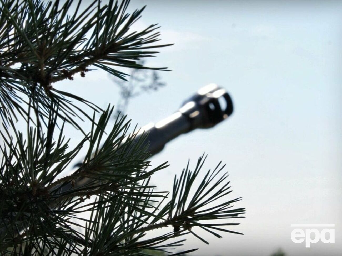 За даними української розвідки, командування окупаційних військ приховано розміщує в ОРДЛО великокаліберну зброю