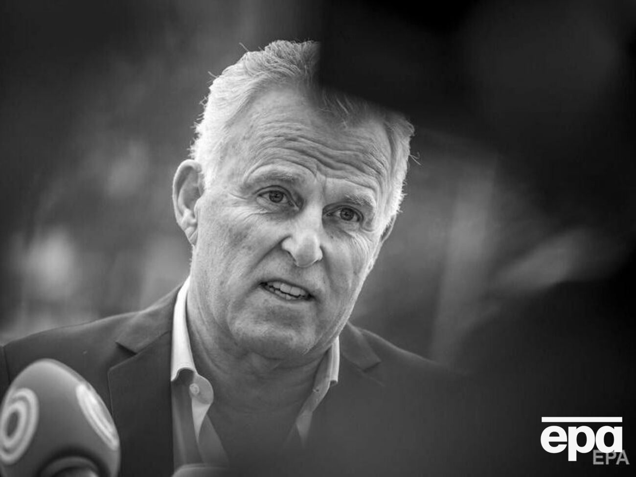 Коллеги де Вриса заявили, что его влияние в обществе сильнее любого акта ненависти