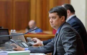 Для принятия законопроекта о большом гербе Украины необходимо 300 голосов народных депутатов, отметил Разумков