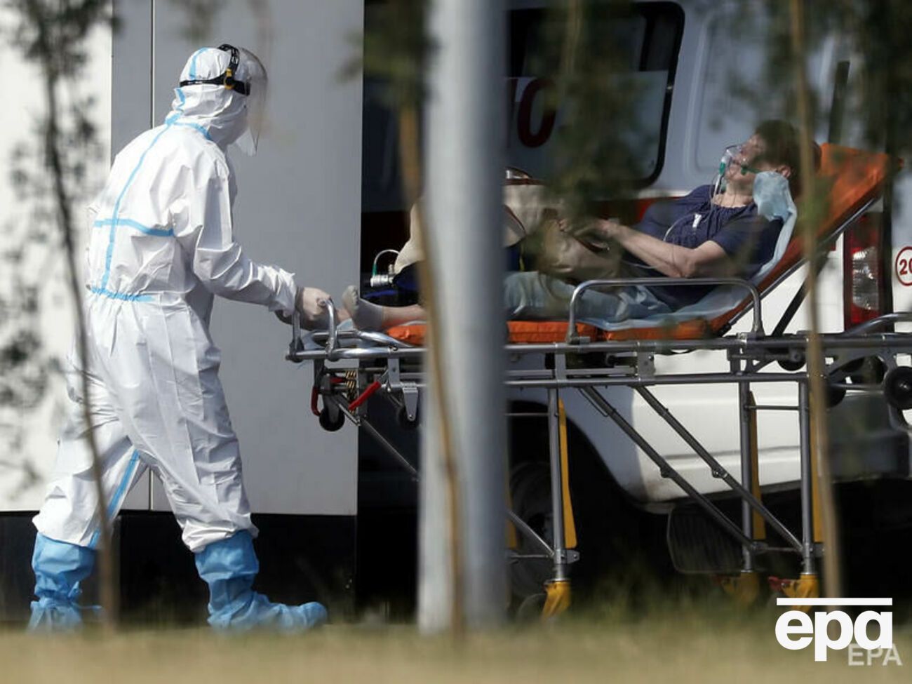 В России от COVID-19 умерло около 146,9 тыс. человек