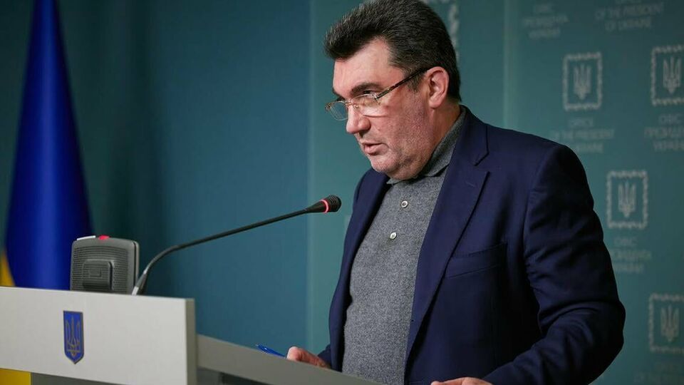 Данілов уточнив, що Коломойський, Дубінський і Деркач під санкції не потрапили