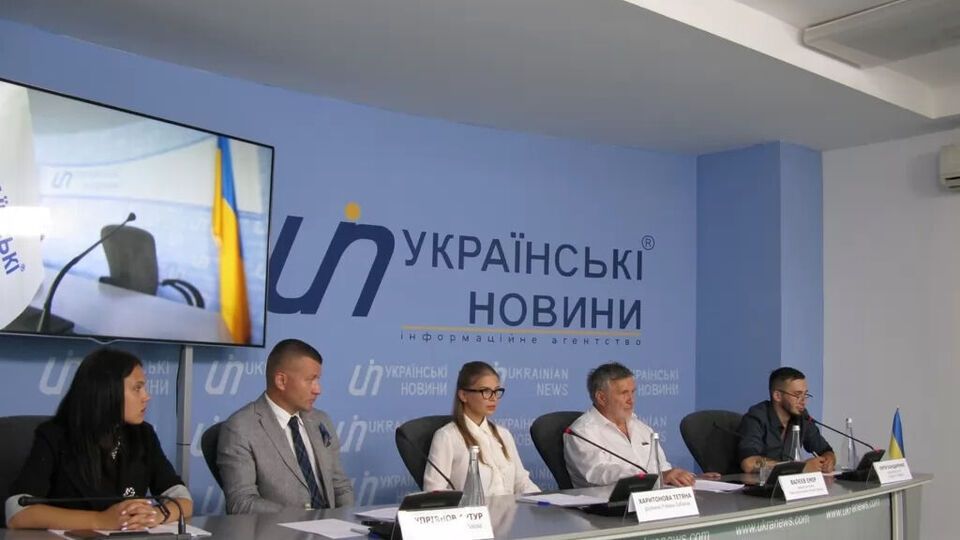 Дружина Бабаєва закликала МЗС, прем'єра і президента допомогти доправити її чоловіка в Україну