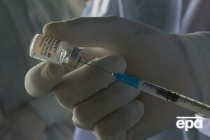 Масову вакцинацію проти коронавірусу почали у світі наприкінці 2020 року