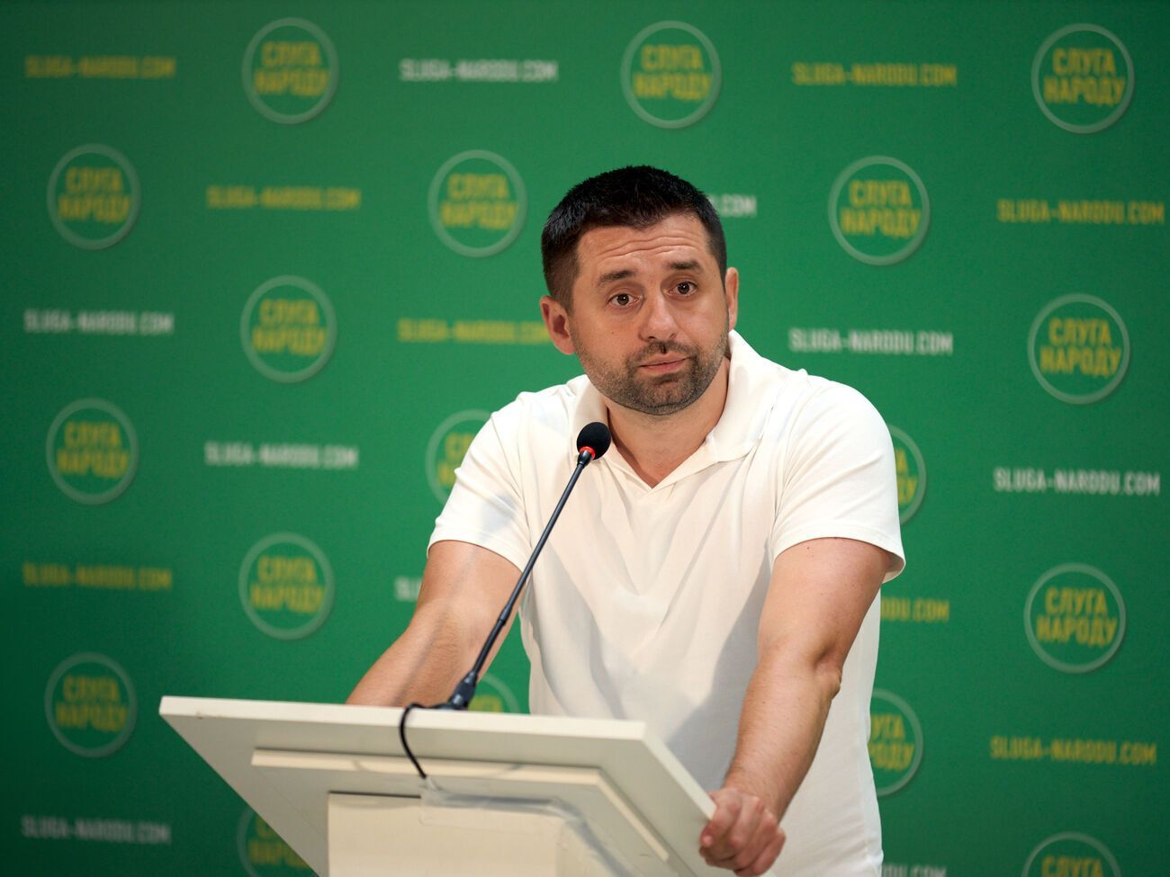 Як приклад "точкових змін" Арахамія назвав відставку Степанова і призначення главою МОЗ Ляшка